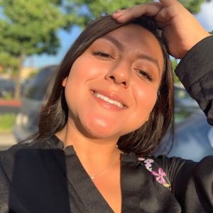 Meet your Posher, Favi